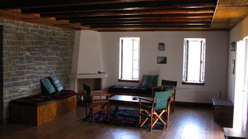Petrino Spiti Villa Fragkades Exterior photo